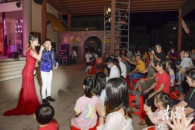 "三百工程"演出活動(dòng)走進(jìn)茂名俚街,疍家群眾樂享歌舞盛宴